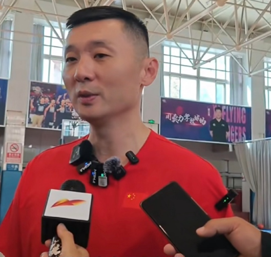 刘炜：新疆男篮续约劳森+签上季北京外援纳托尔 第三外援正沟通